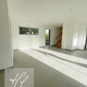 Jolie maison 2co responsable sur son petit terrain de 250m². Agréable lumineuse proche des commodités.