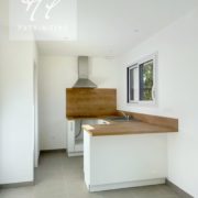 Jolie maison 2co responsable sur son petit terrain de 250m². Agréable lumineuse proche des commodités.