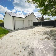 Très Jolie maison Neuve de plain pied éco-responsable. HL-PATRIMOINE - RCS 843571746 - CPI 44012018000038121 carte professionnelle renouvelé le 3 novembre 2025 par le CCI de Nantes St Nazaire. Caisse de Garantie SOCAF 26 Av de Suffren à Paris 15ème.