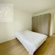 Très jolie maison éco-responsable neuve de plain pied. Elle offre 3 belle chambres et un grand salon séjour SUD et Ouest