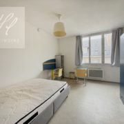 Studio quartier Graslin idéalement placé à côté des écoles et au pieds des transports en commun.