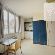 Studio quartier Graslin idéalement placé à côté des écoles et au pieds des transports en commun.